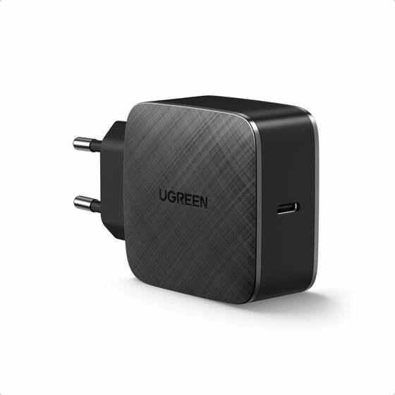 UGREEN. Сетевое зарядное устройство Ugreen 1 х USB C 65W GaN Tech Fast Charger (70817)