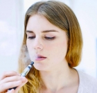 Курить больше не вредно? Британские медики рекомендуют электронные сигареты